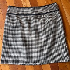 LOFT Black and White Houndstooth Skirt size 2P